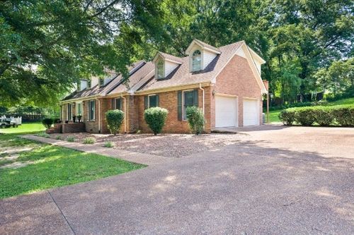 175 Travis Trl, Mc Minnville, TN, 37110-9042 | Card Image