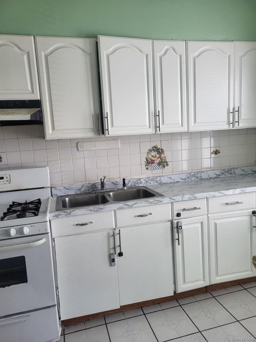 8727 132nd Street, New York, NY, 11418 | Card Image