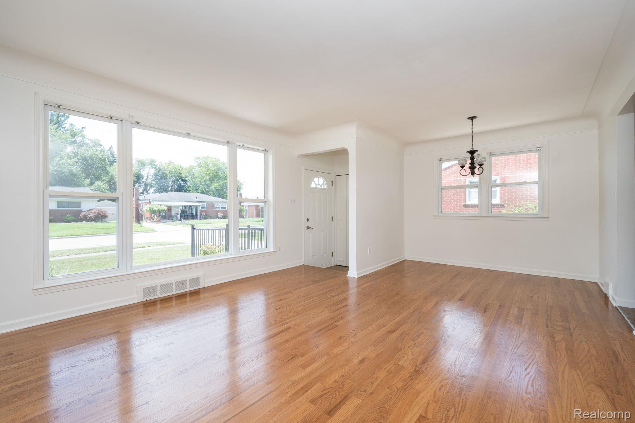 Residential in Livonia 5