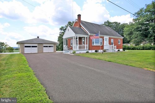 303 W Main St, FREDERICKSBURG, PA, 17026-9488 | Card Image