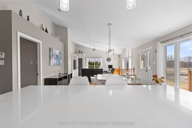 390 Marcel St, House other with 3 bedrooms, 2 bathrooms and 6 parking in Alfred ON | Image 11