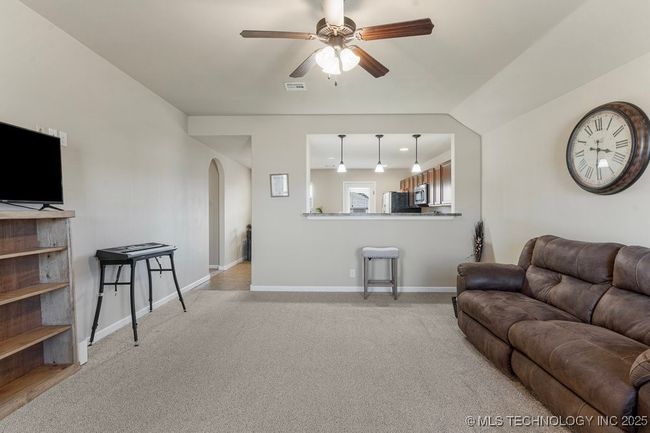 20804 E 32 Nd Pl S, House other with 3 bedrooms, 2 bathrooms and null parking in Broken Arrow OK | Image 5