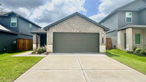 1354 Heather Rosewood Ln, Conroe, TX, 77301-2590 | Card Image