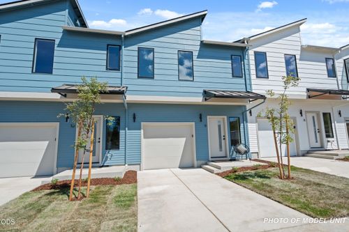 7-2032 Sunset Drive, Medford, OR, 97501 | Card Image