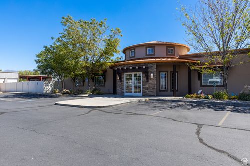 754 N Redwood Rd, North Salt Lake, UT, 84054-2743 | Card Image