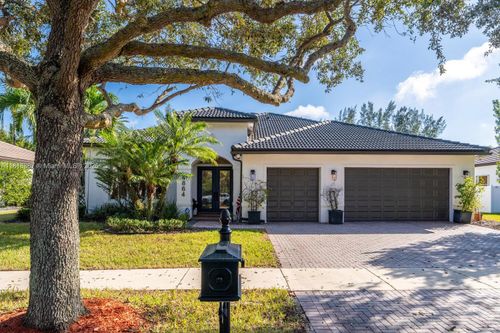 4864 Tropicana Ave, Cooper City, FL, 33330-4428 | Card Image