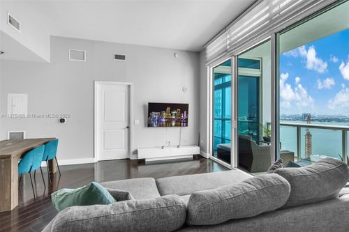 ph2205-480 Ne 30th St, Miami, FL, 33137-4318 | Card Image