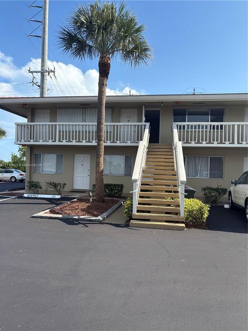 apt-202-401 Us Highway 1, North Palm Beach, FL, 33408-5580 | Card Image