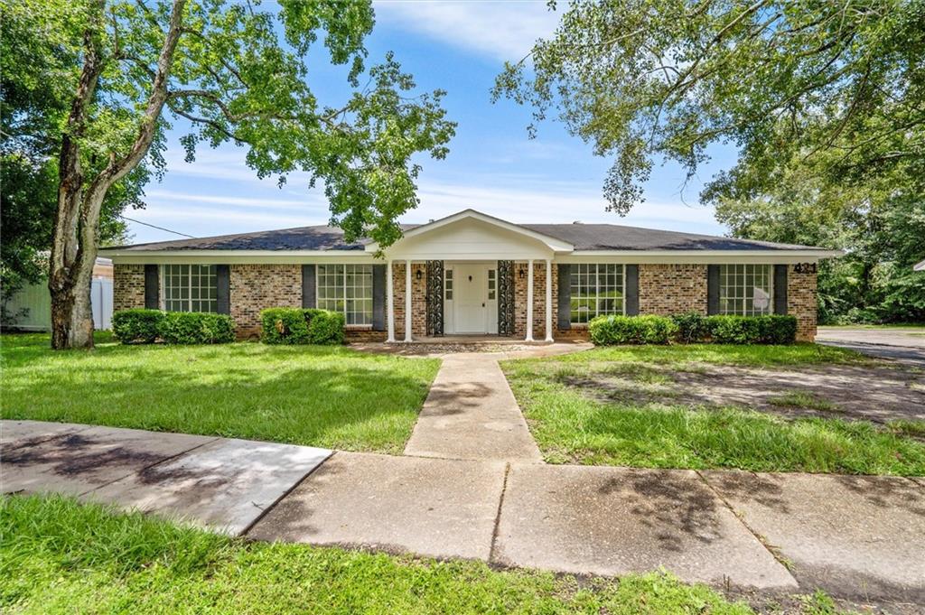 Pennington Cir, Mobile, AL 36606