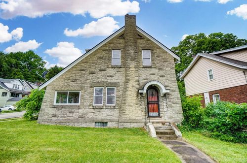 3933 Vine St, Cincinnati, OH, 45202 | Card Image