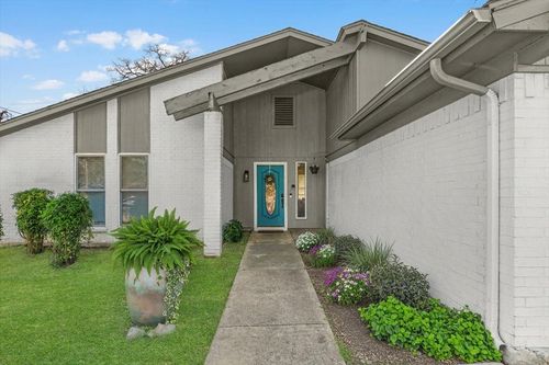 4704 Burning Springs Dr, Arlington, TX, 76017-3154 | Card Image