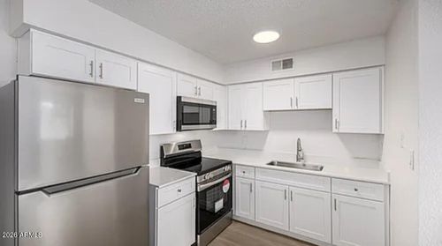 20-2615 E Greenway Rd, Phoenix, AZ, 85032-4376 | Card Image