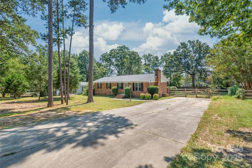 15350 Catawba Cir S, Matthews, NC, 28104-5132 | Card Image