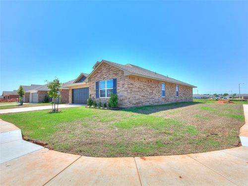 9001 Blackfork Ln, Oklahoma City, OK, 73160-3207 | Card Image