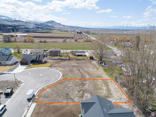 Drone / aerial view with a mountain view | Image 7