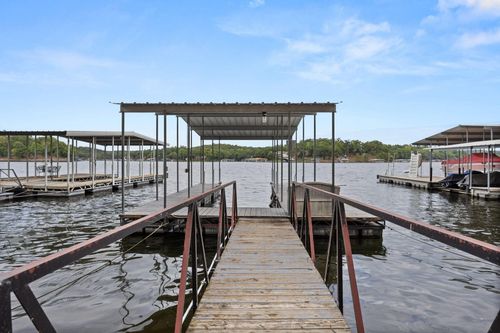 33017 Fairglen Rd, Sunrise Beach, MO, 65079-2144 | Card Image