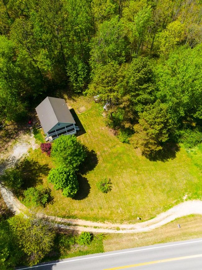 8855 Highway 13, House other with 3 bedrooms, 2 bathrooms and null parking in Erin TN | Image 3