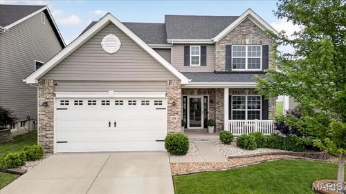 979 Crestwood Ln, O Fallon, MO, 63366-1676 | Card Image