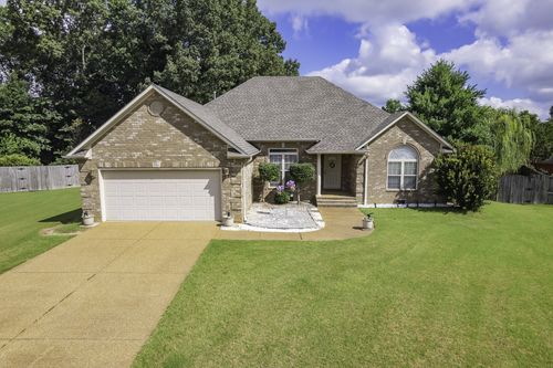 87 Lennox Village Dr, Jackson, TN, 38305-6917 | Card Image