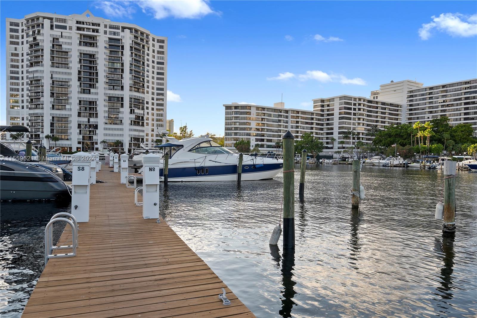 Leslie Dr, Hallandale Beach, FL 33009