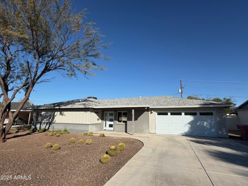 8062 E Edgemont Ave, Scottsdale, AZ, 85257-1727 | Card Image