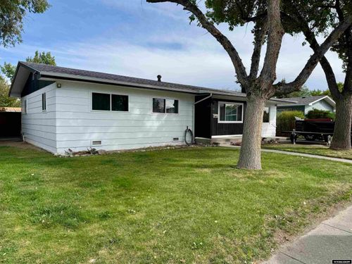 401 N 14th St E, Riverton, WY, 82501-3821 | Card Image