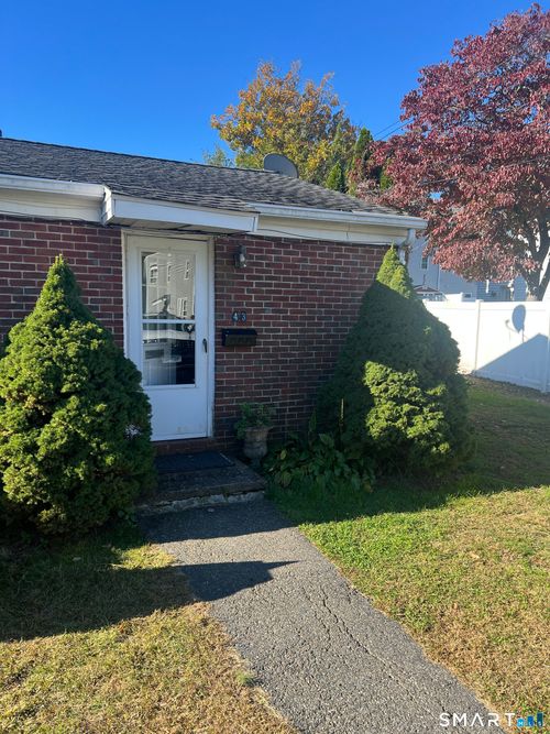 43 Beacon View Dr, Fairfield, CT, 06825-3704 | Card Image