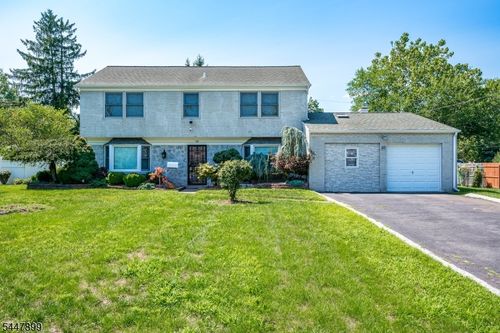 20 Tamarack Rd, Somerset, NJ, 08873-2923 | Card Image