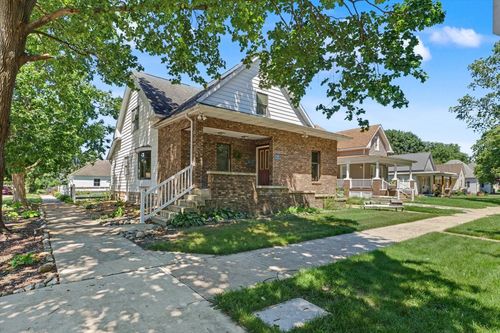 12 S Walnut St, Villa Grove, IL, 61956-1440 | Card Image