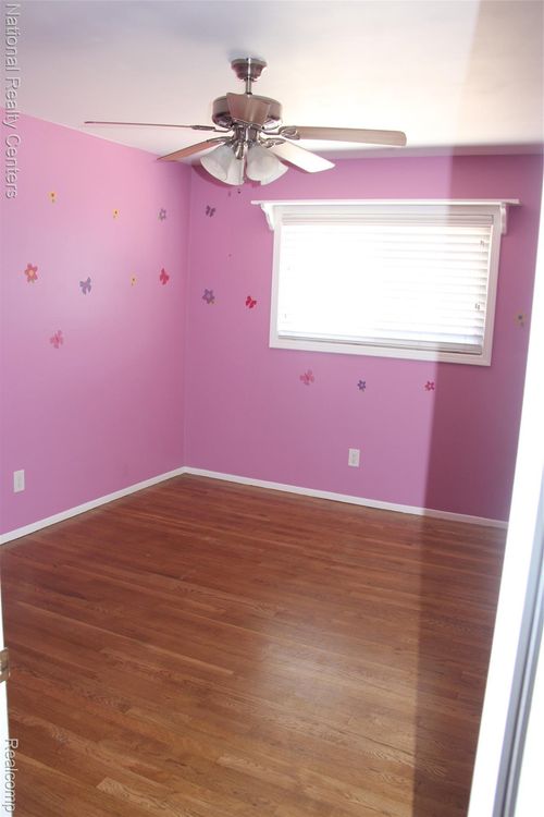34648 Esper Dr, Sterling Heights, MI, 48312-5027 | Card Image