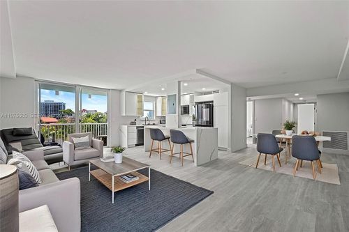 apt-305-137 Golden Isles Dr, Hallandale Beach, FL, 33009-5809 | Card Image