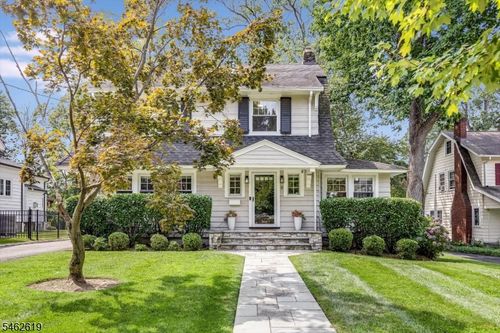 8 Berkeley Rd, Maplewood, NJ, 07040-2512 | Card Image