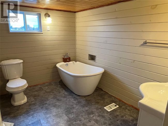 72 Whitbourne Ave, Home with 2 bedrooms, 1 bathrooms and null parking in Whitbourne NL | Image 12