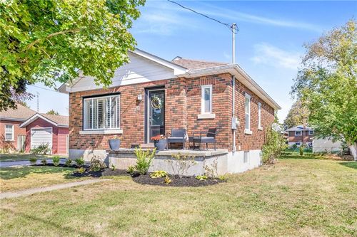 12 Patricia St, Brantford, ON, N3T1W5 | Card Image