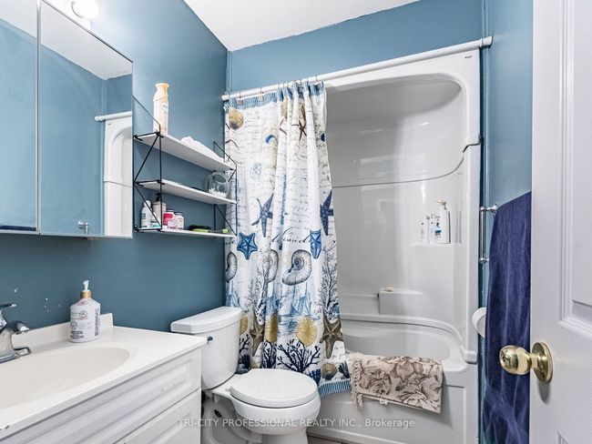 866 Krosno Blvd, House attached with 5 bedrooms, 2 bathrooms and 2 parking in Pickering ON | Image 15