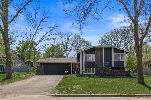 1302 Birch Dr, Hudson, WI, 54016-1464 | Card Image