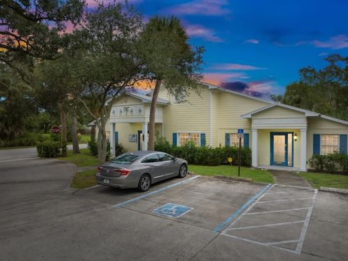 990 Us Highway 1, Sebastian, FL, 32958-4172 | Card Image