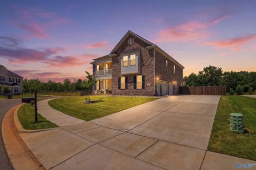 8129 Tupelo Gum Trce Sw, Huntsville, AL, 35802-3165 | Card Image