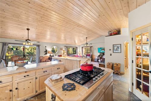 2011 Nob Hill Cir, Running Springs, CA, 92382-7488 | Card Image