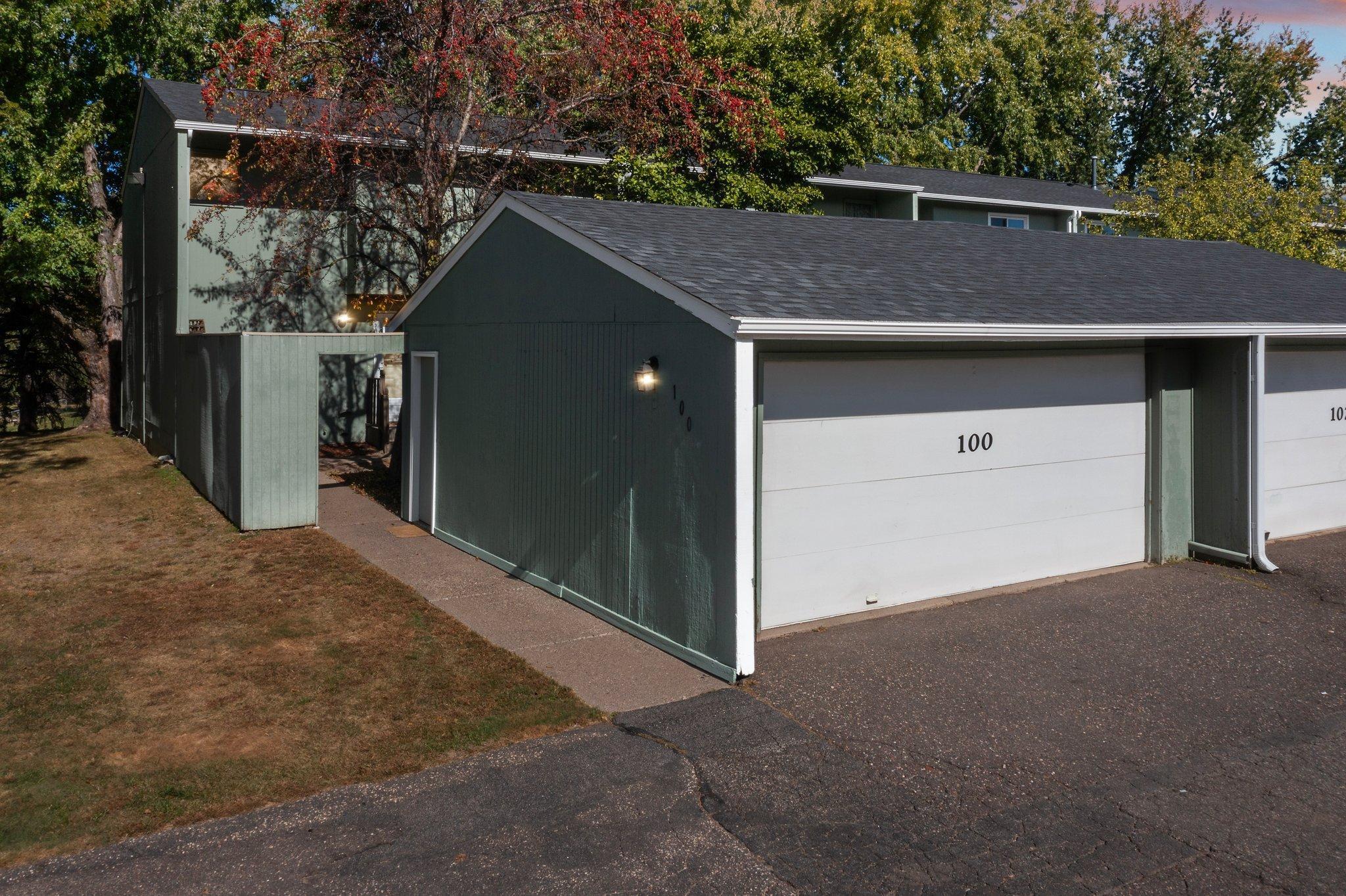 Canabury Ct, Saint Paul, MN 55117
