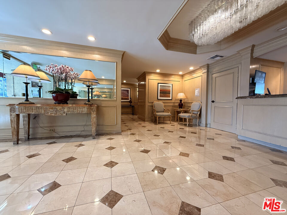 Residential Lease in Los Angeles 4