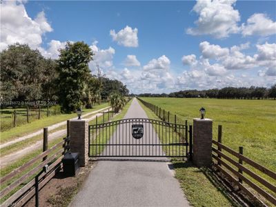 1280 Cemetary Rd, House other with 3 bedrooms, 2 bathrooms and null parking in La Belle FL | Image 2