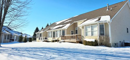 5465 Red Oak Ct, Linden, MI, 48451-8833 | Card Image