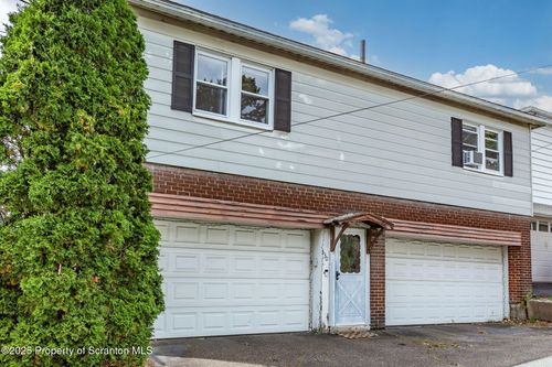 530 N Lee Ct, Hazleton, PA, 18201-5116 | Card Image