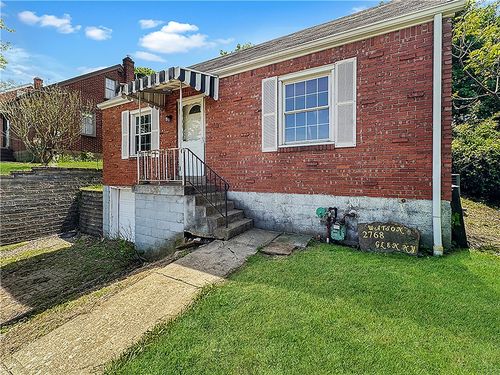 2768 Glenny Ln, West Mifflin, PA, 15122-3545 | Card Image