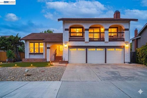 33646 Whimbrel Rd, Fremont, CA, 94555-1340 | Card Image