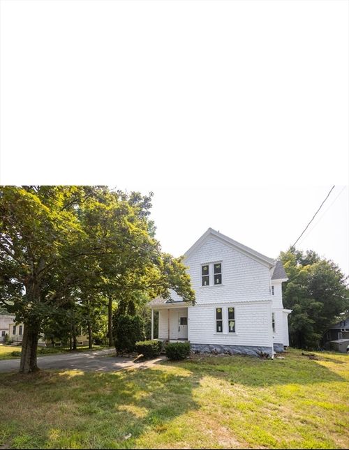 40 Centre St, Danvers, MA, 01923-1440 | Card Image