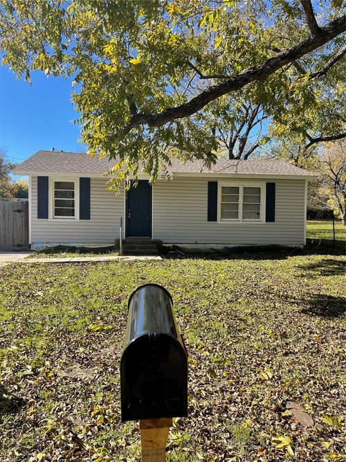 414 S 27th St, Corsicana, TX, 75110-6138 | Card Image