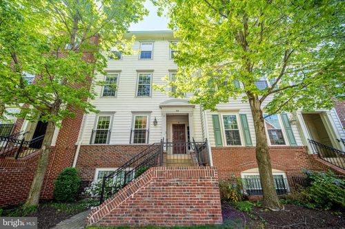 a-702 Norfolk Ln, ALEXANDRIA, VA, 22314-6204 | Card Image