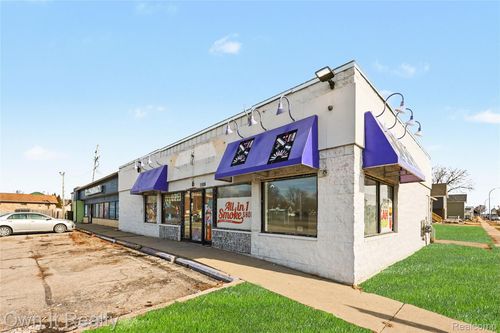 1524 10th St, Port Huron, MI, 48060-5815 | Card Image